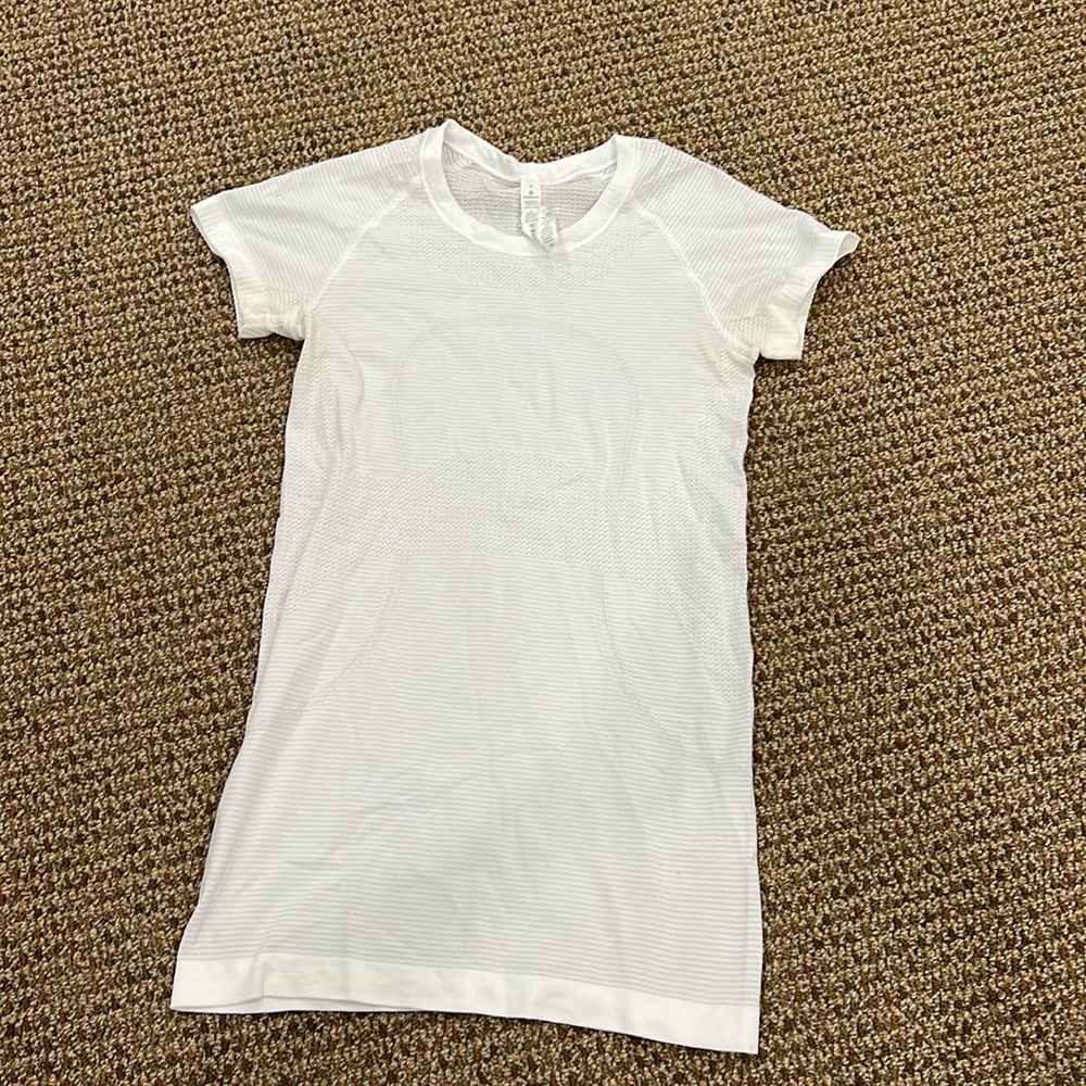 White Lululemon Swiftly Tech